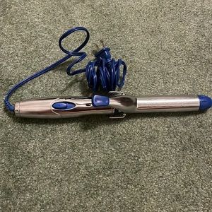 Revlon curling iron 1.25in